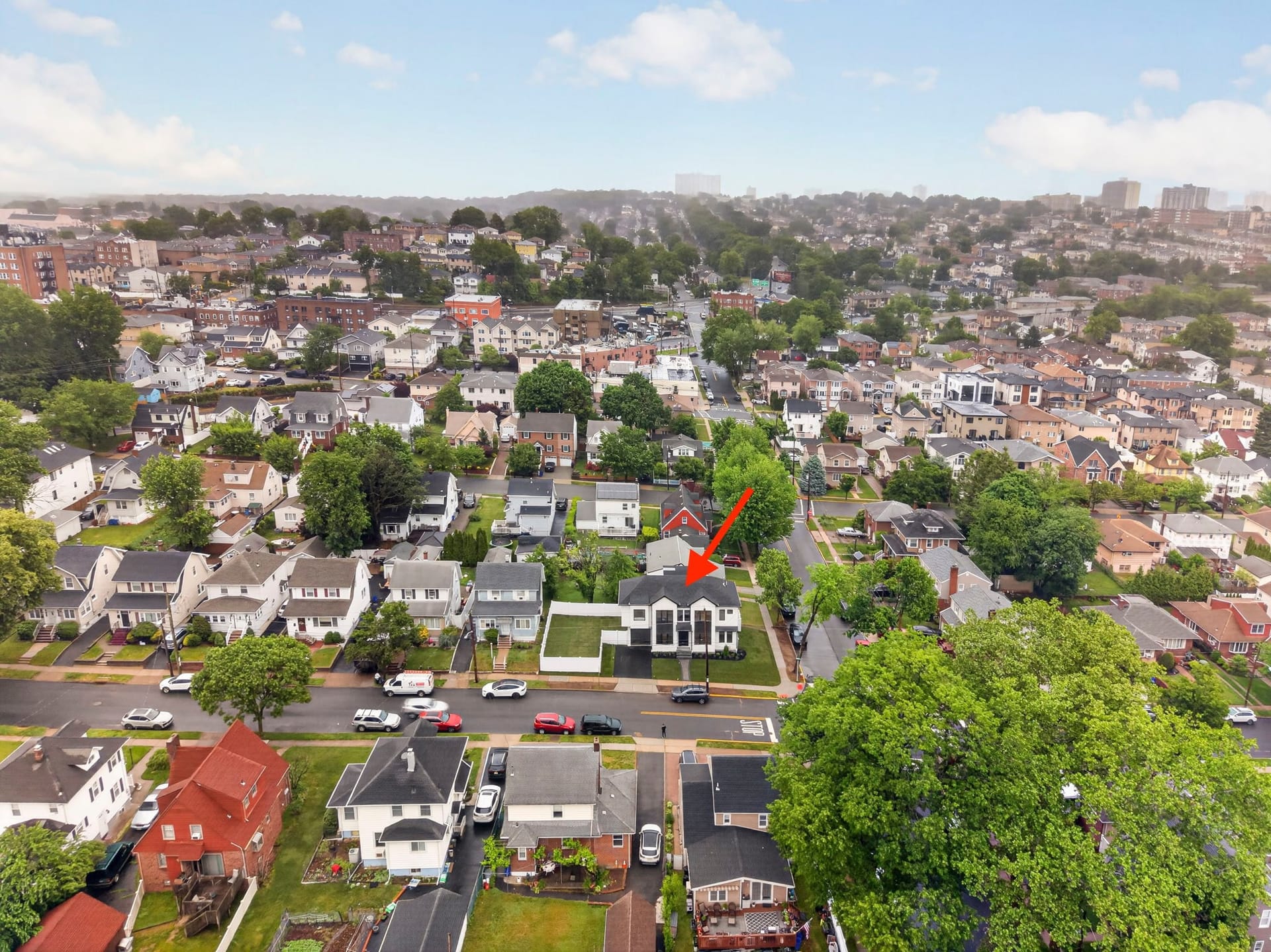 Aerial neighborhood view showing 887 Linden Avenue’s location